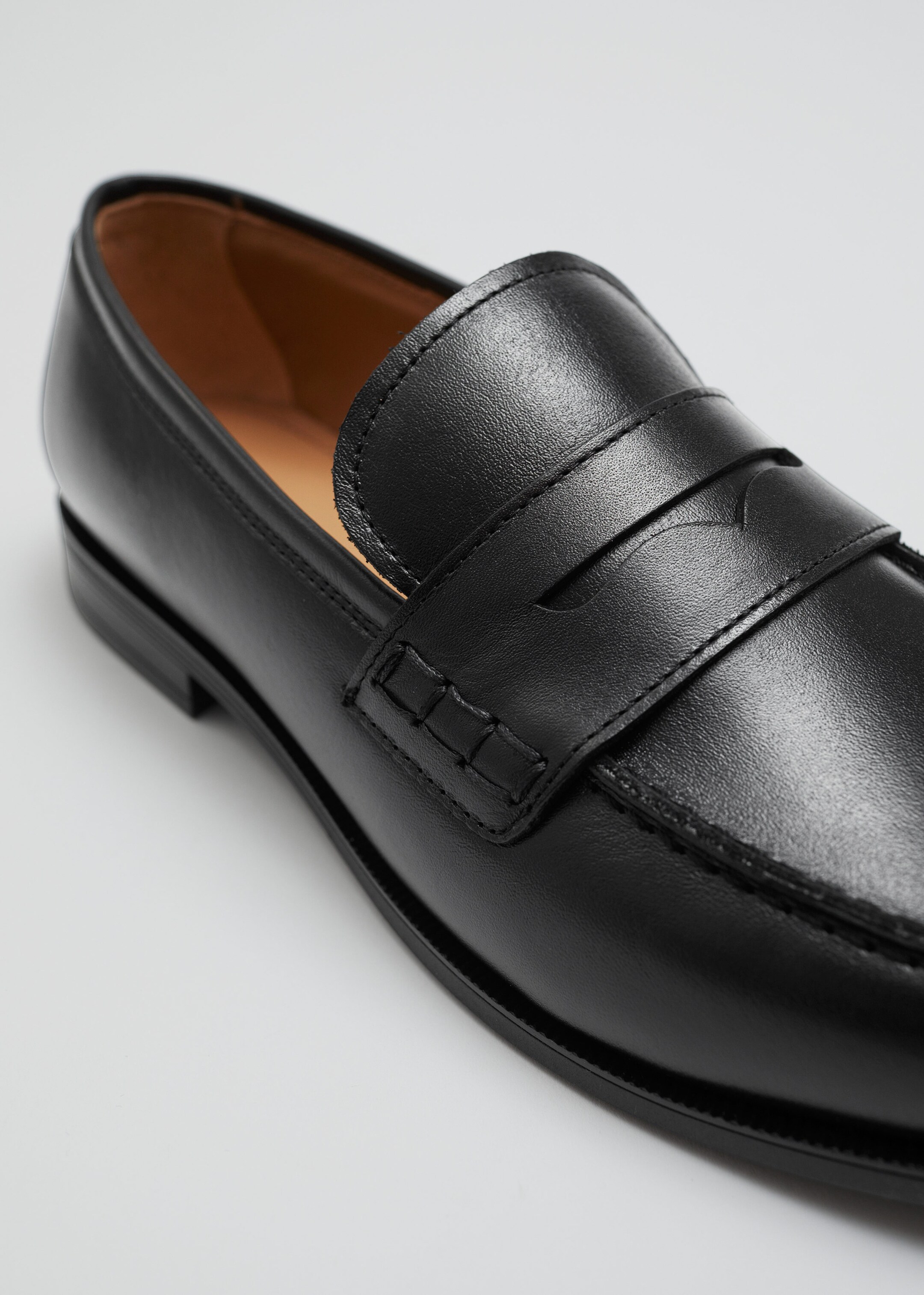 Penny-Loafer aus Leder - {{variantName}} - Beschreibendes Detail