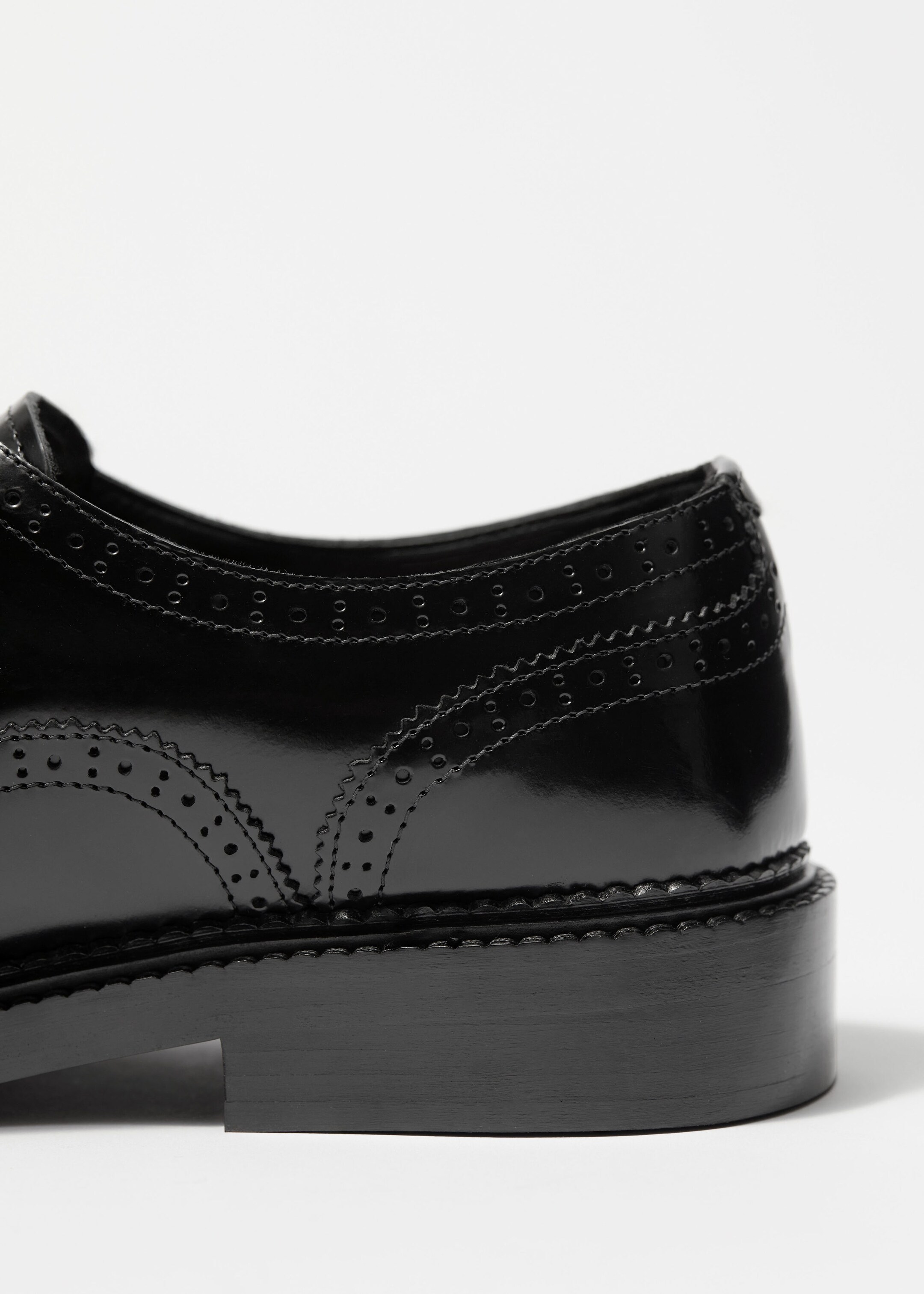 Leather Brogues - {{variantName}} - Descriptive Detail