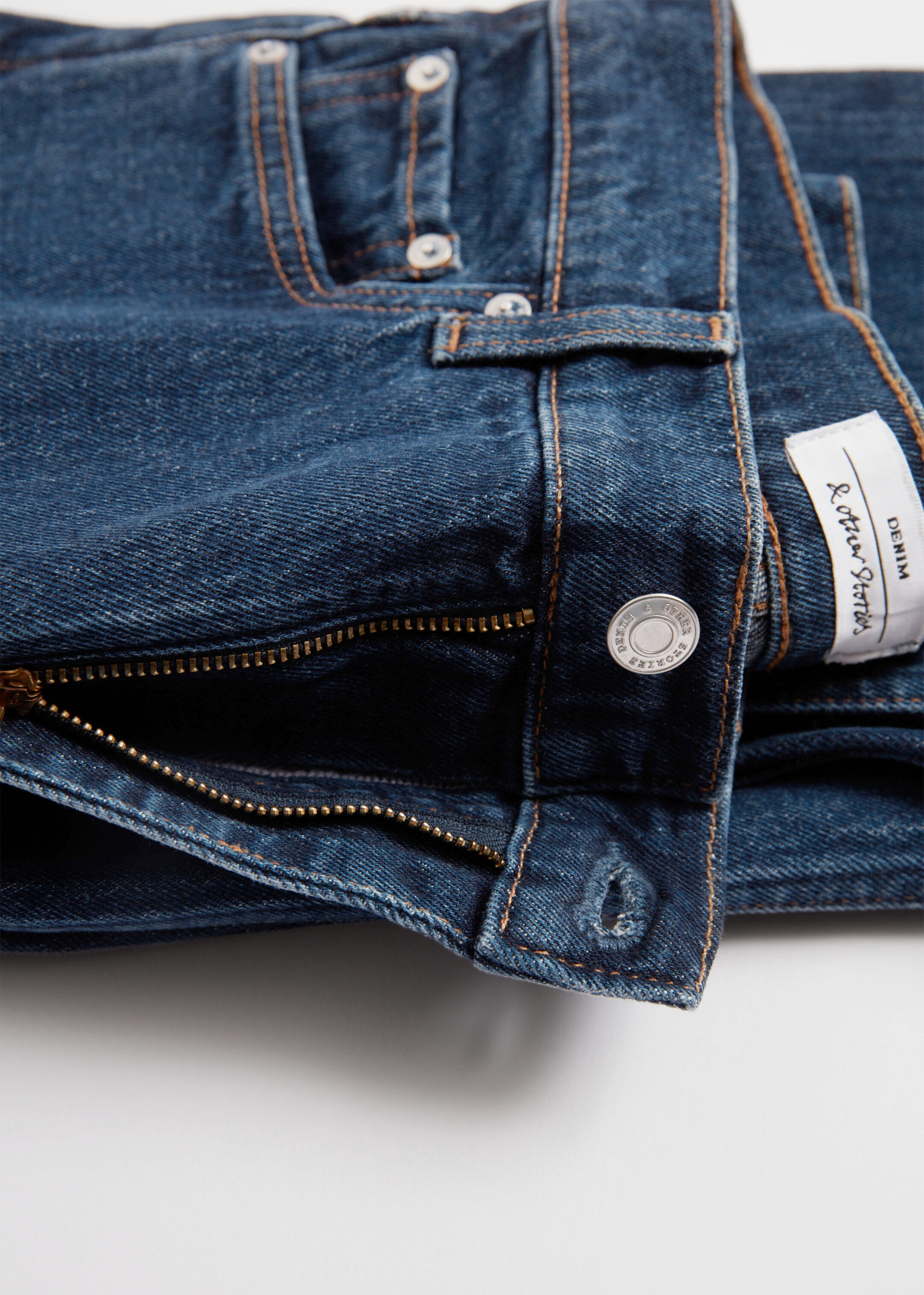 Slim Cut Jeans - {{variantName}} - Descriptive Detail