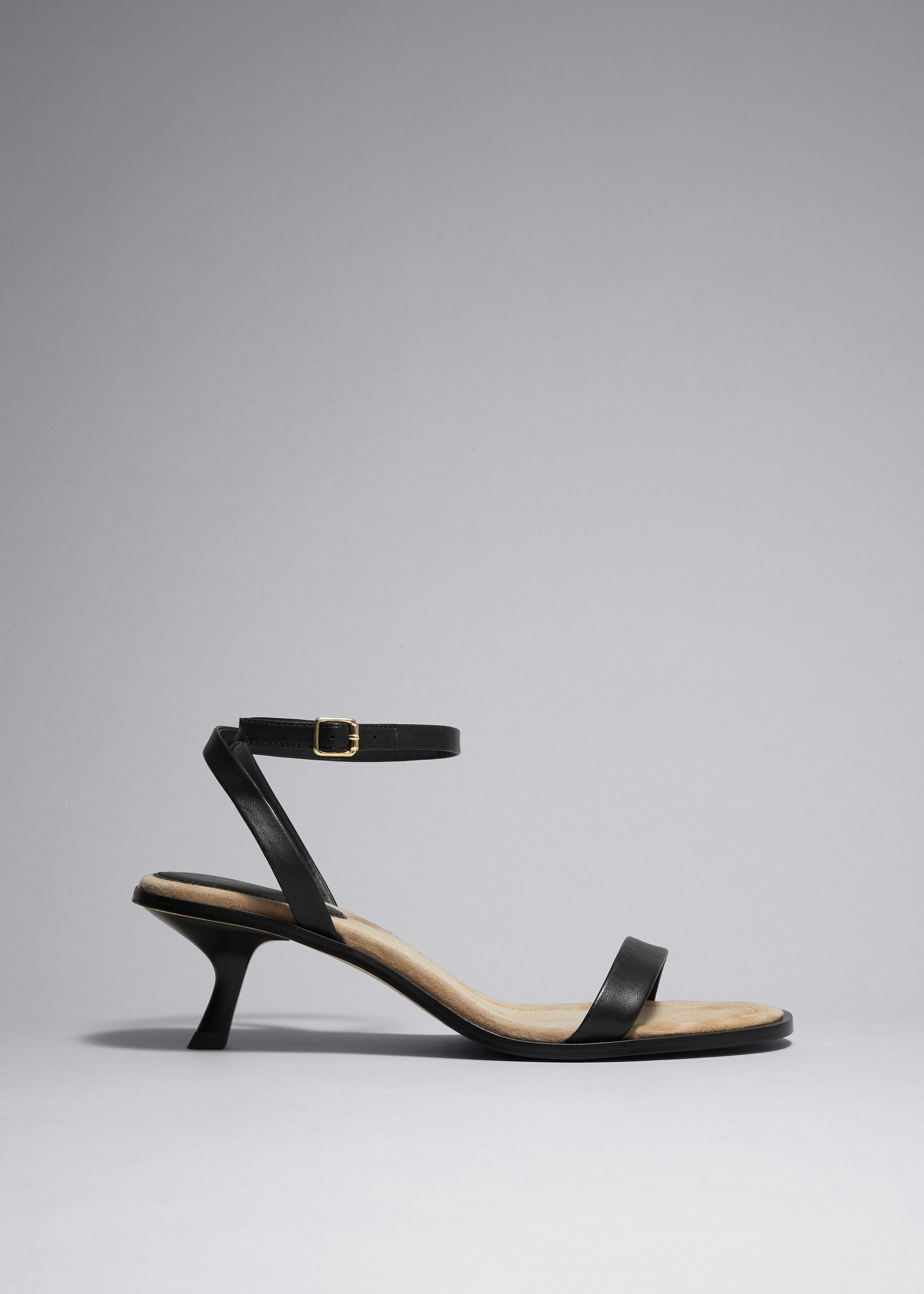 Ledersandalen mit Kitten-Heel