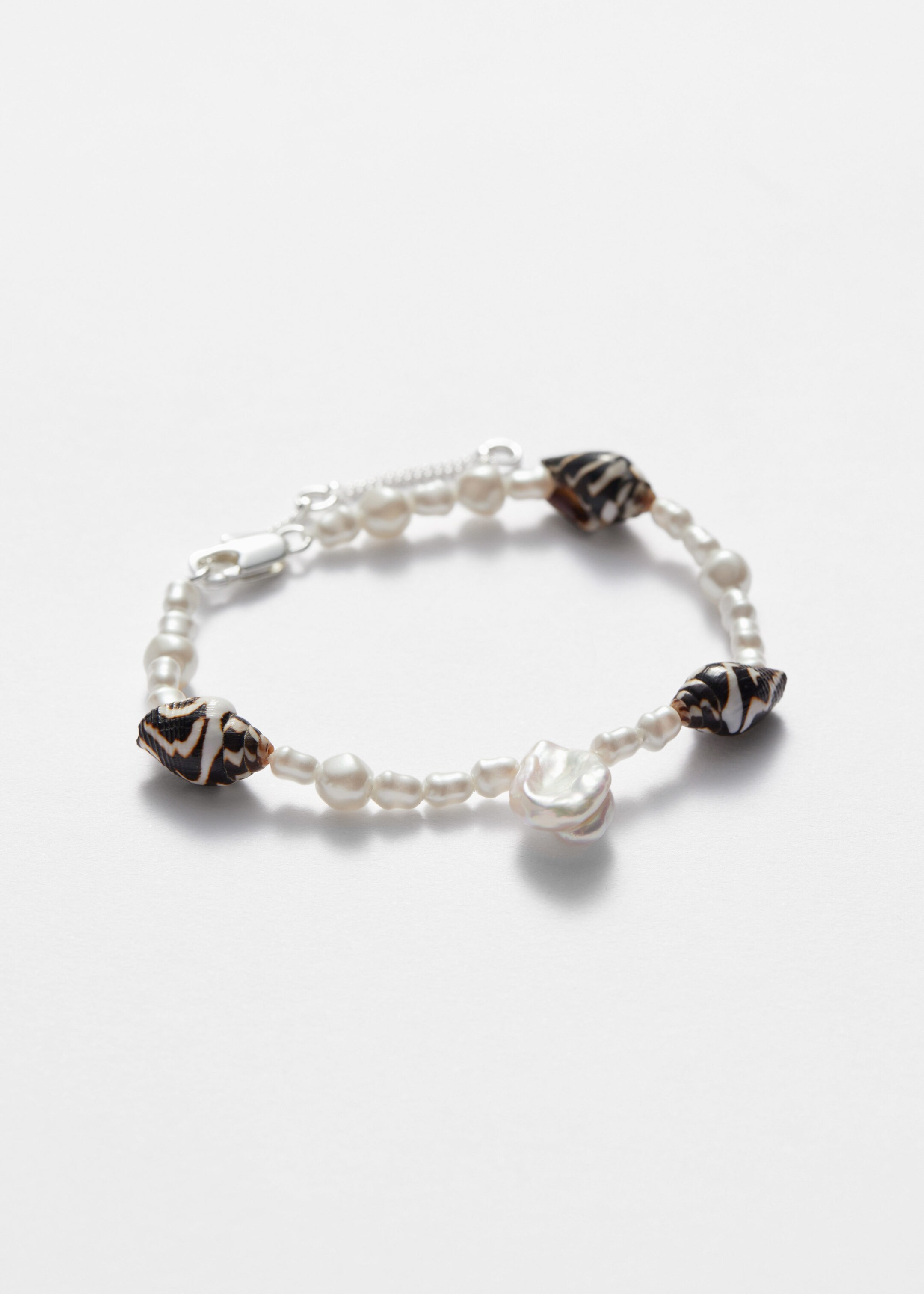 Seashell Pearl Bracelet