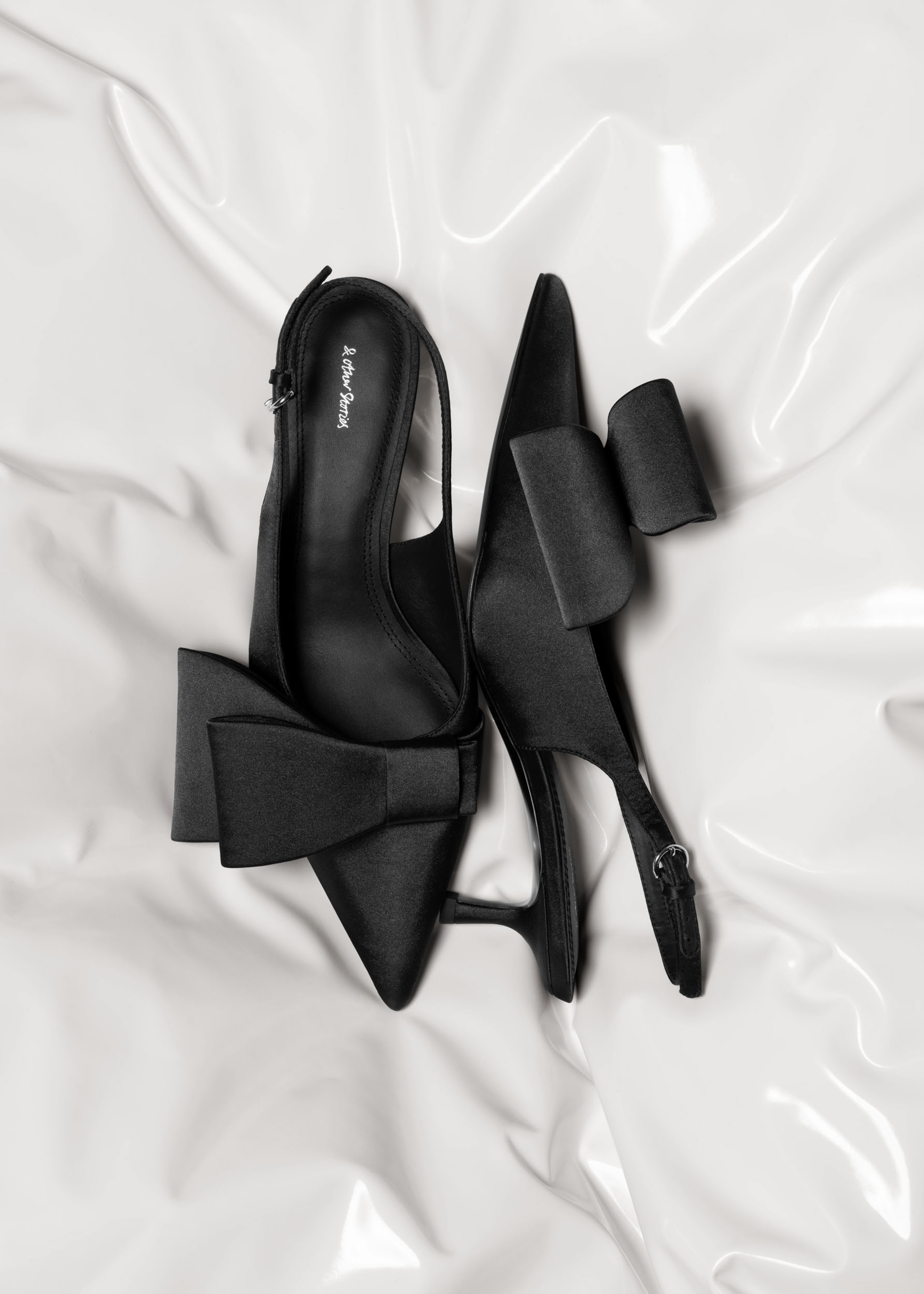 Satin-Pumps mit Schleifenverzierung 2